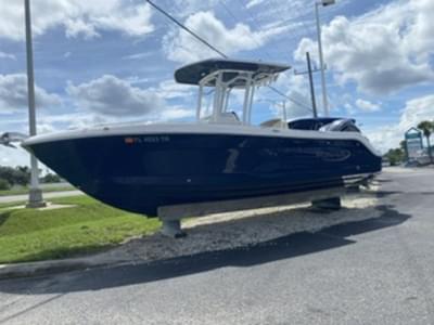 BOATZON | Robalo R242EX 2022