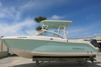 BOATZON | Robalo R247 2018