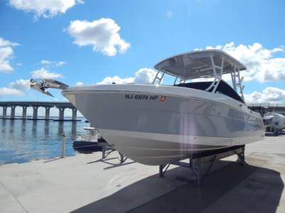 BOATZON | Robalo R247 2021