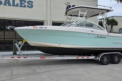 BOATZON | Robalo R247 Dual Console 2017