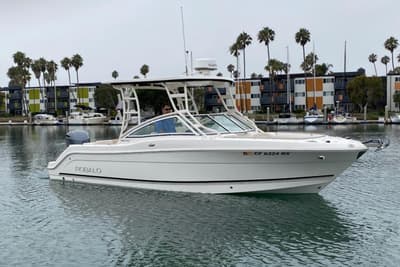 BOATZON | Robalo R247 Dual Console 2017