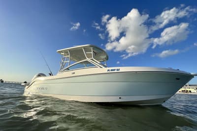 BOATZON | Robalo R247 Dual Console 2018
