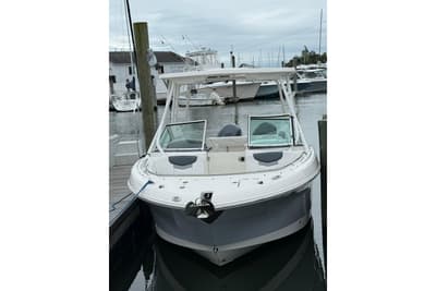 BOATZON | Robalo R247 Dual Console 2021