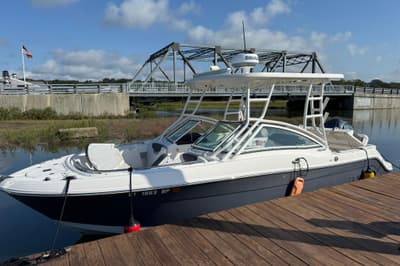 BOATZON | Robalo R247 Dual Console 2022