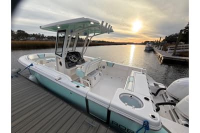 BOATZON | Robalo R250 Center Console 2025