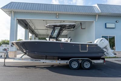 BOATZON | Robalo R250 Center Console 2025