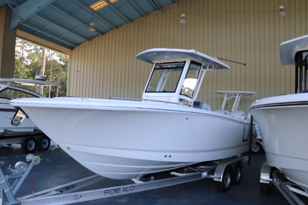 2026 Robalo R250 Center Console - Sold Boat