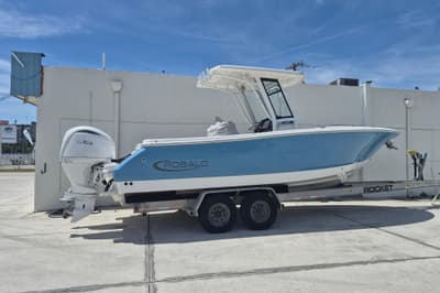 BOATZON | Robalo R250 Center Console 2026