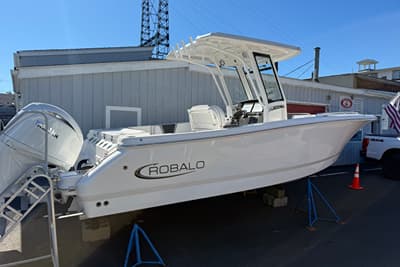 BOATZON | Robalo R250 Center Console 2027