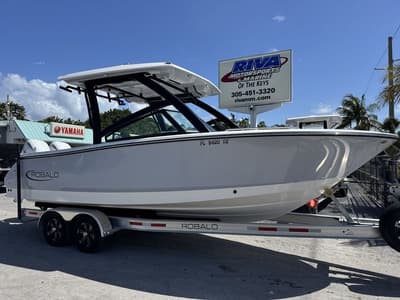 BOATZON | Robalo R257 2025