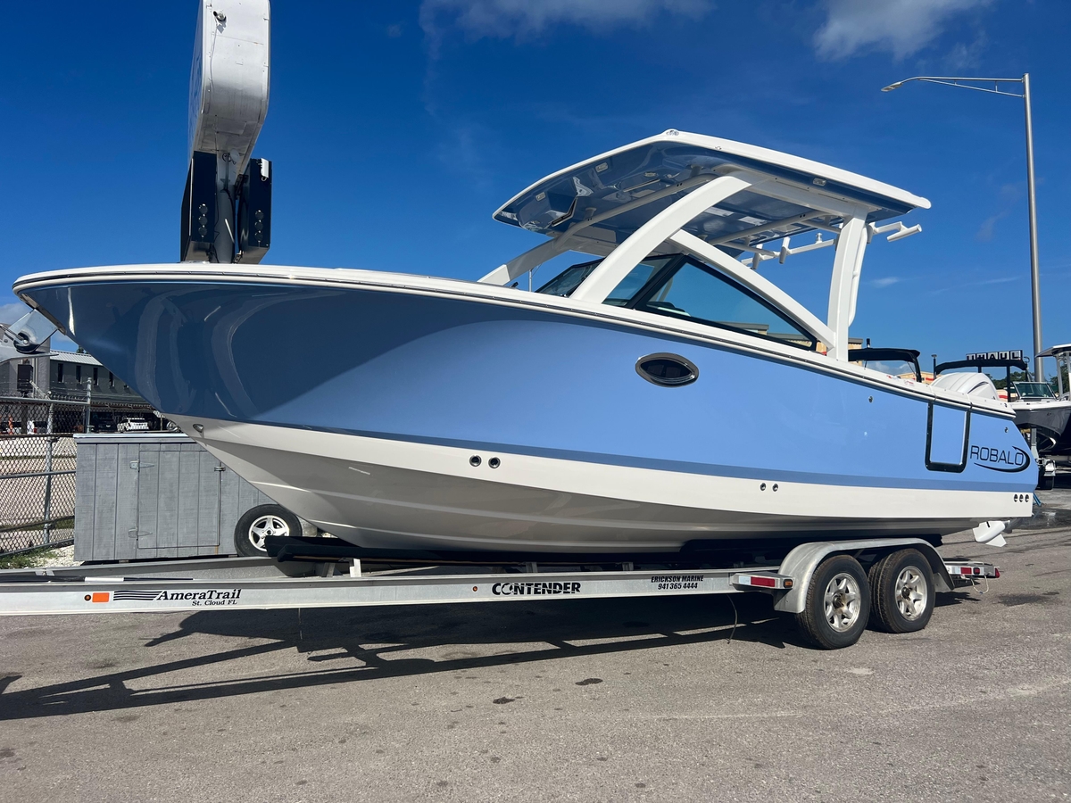 2025 Robalo R257 Dual Console - Sold Boat