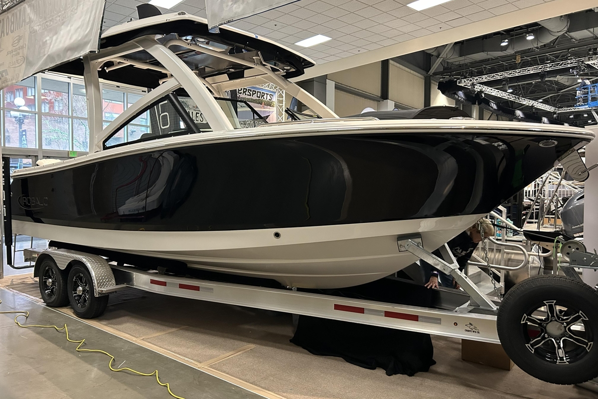2026 Robalo R257 Dual Console - Sold Boat