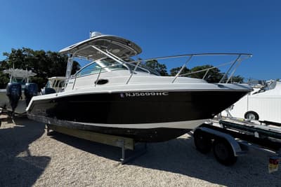 BOATZON | Robalo R265 Walkaround 2010