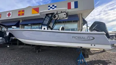 BOATZON | Robalo R266 2024