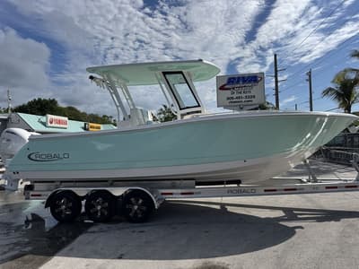 BOATZON | Robalo R270 2025