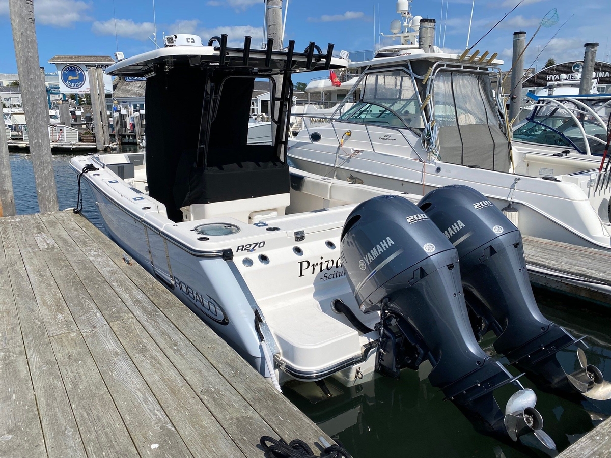 2023 Robalo R270 Center Console - Sold Boat