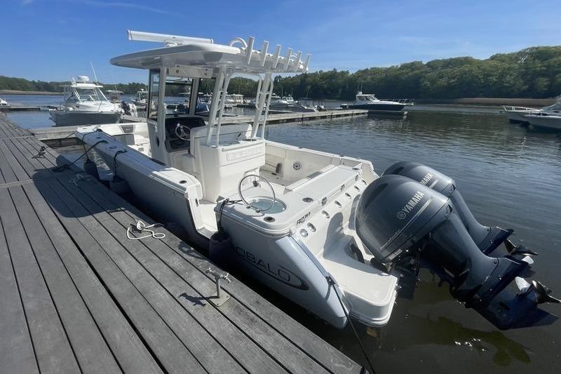 2023 Robalo R270 Center Console - Sold Boat