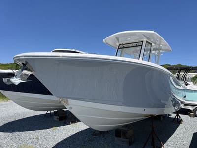 BOATZON | Robalo R270 Center Console 2024
