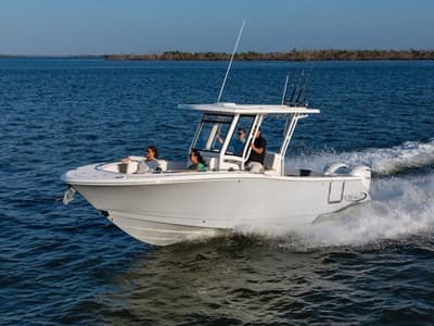 BOATZON | Robalo R270 Center Console 2025