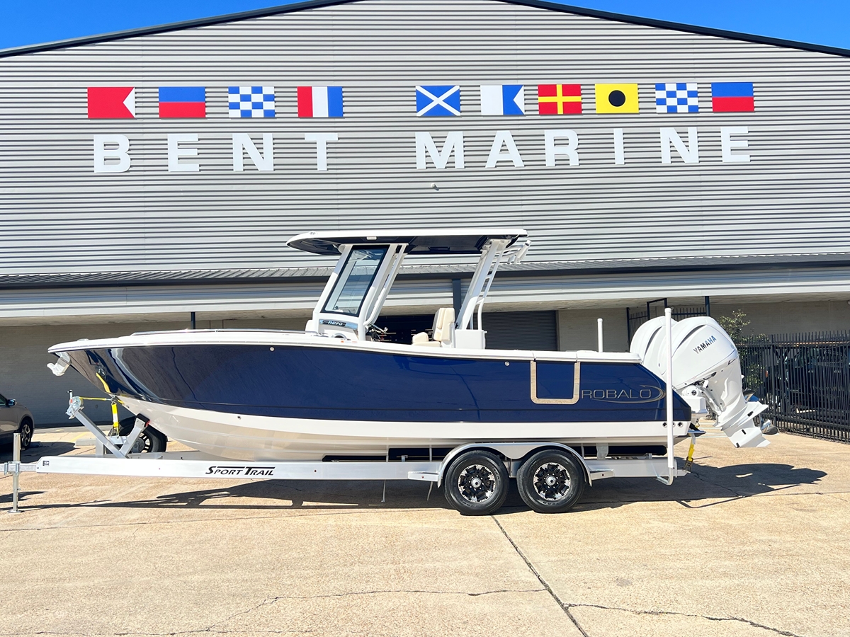 2026 Robalo R270 Center Console - Sold Boat