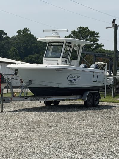 BOATZON | Robalo R272 2021