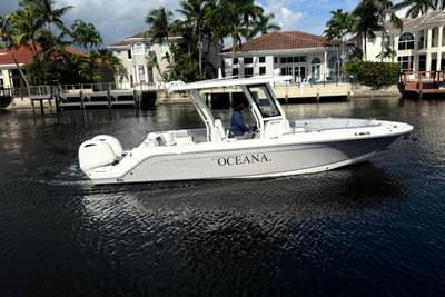 BOATZON | Robalo R272 Center Console 2019