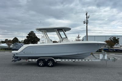 BOATZON | Robalo R272 Center Console 2021