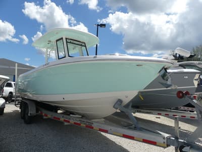 BOATZON | Robalo R272 Center Console 2021