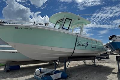 BOATZON | Robalo R272 Center Console 2021