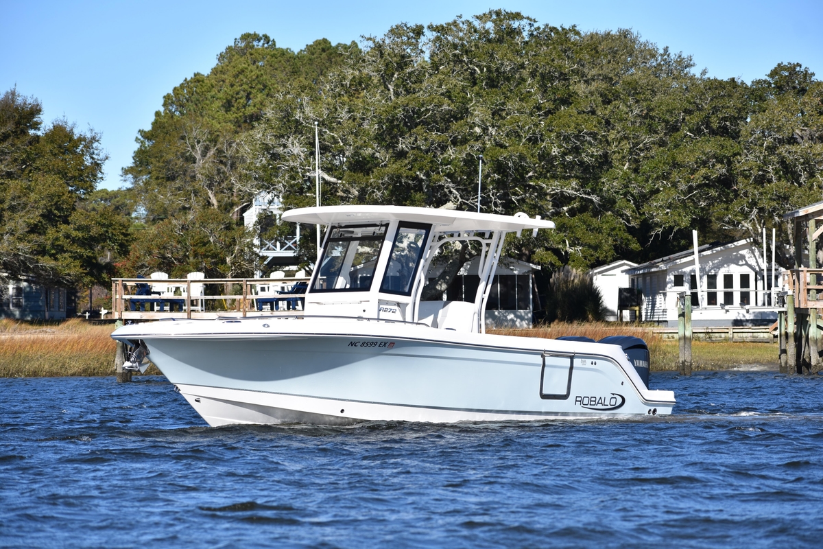 2022 Robalo R272 Center Console - Sold Boat