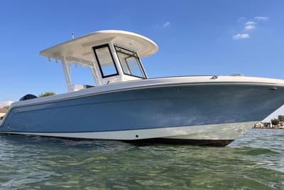 BOATZON | Robalo R272 Center Console 2022