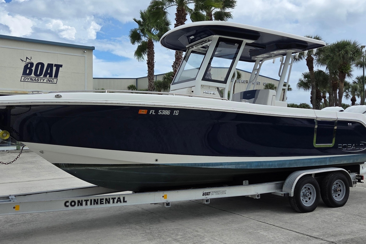 2022 Robalo R272 Center Console - Sold Boat