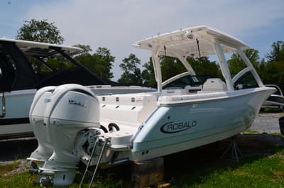 BOATZON | Robalo R277 2026