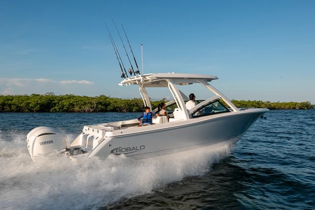 2026 Robalo R277 - Sold Boat