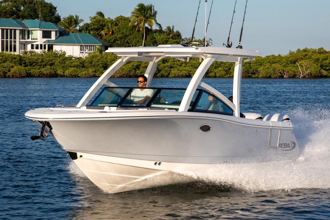 2026 Robalo R277 Dual Console - Sold Boat