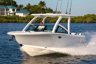 BOATZON | Robalo R277 Dual Console 2026