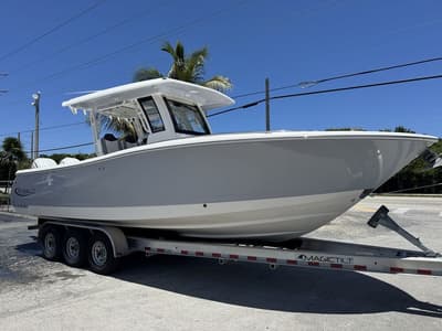 BOATZON | Robalo R300 2026