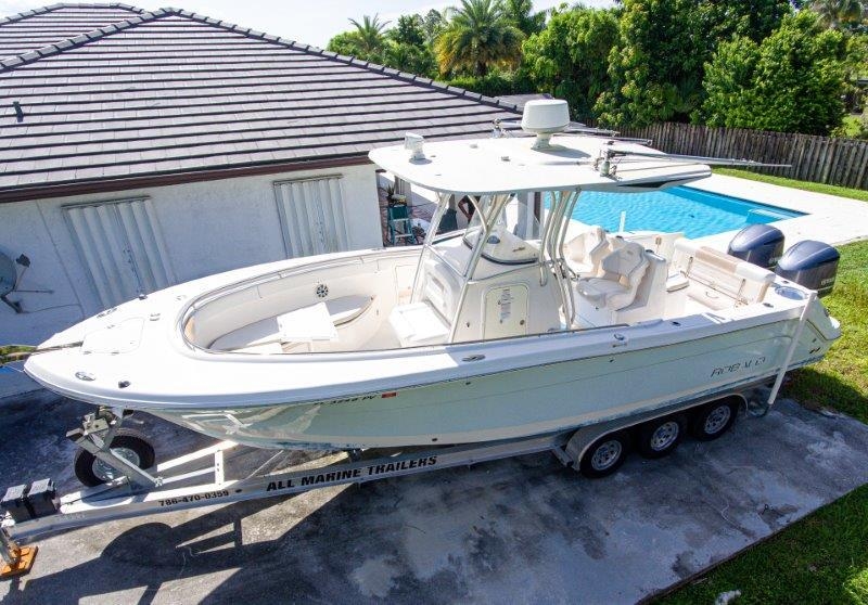 2015 Robalo R300 Center Console - Sold Boat