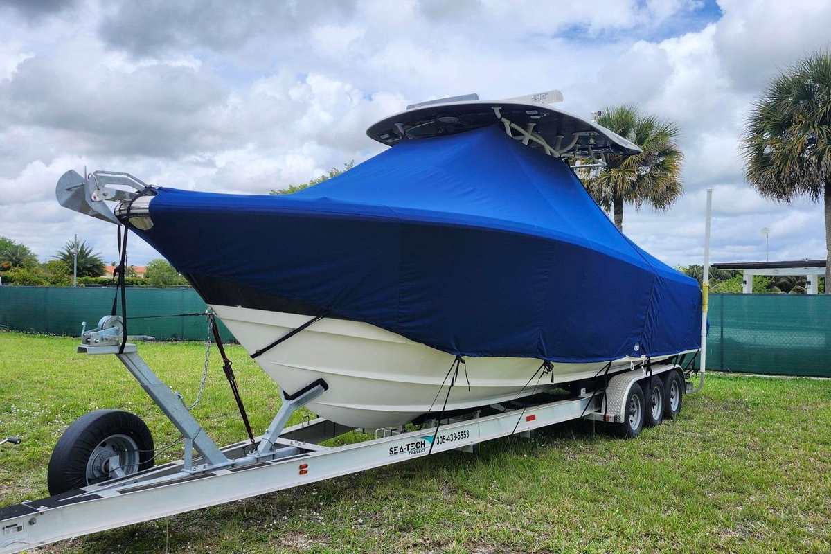 2015 Robalo R300 Center Console - Sold Boat