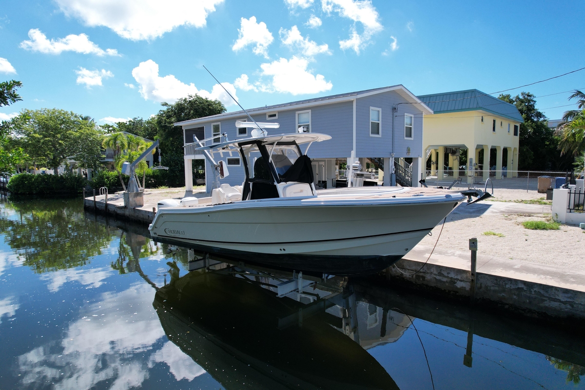 2016 Robalo R300 Center Console - Sold Boat
