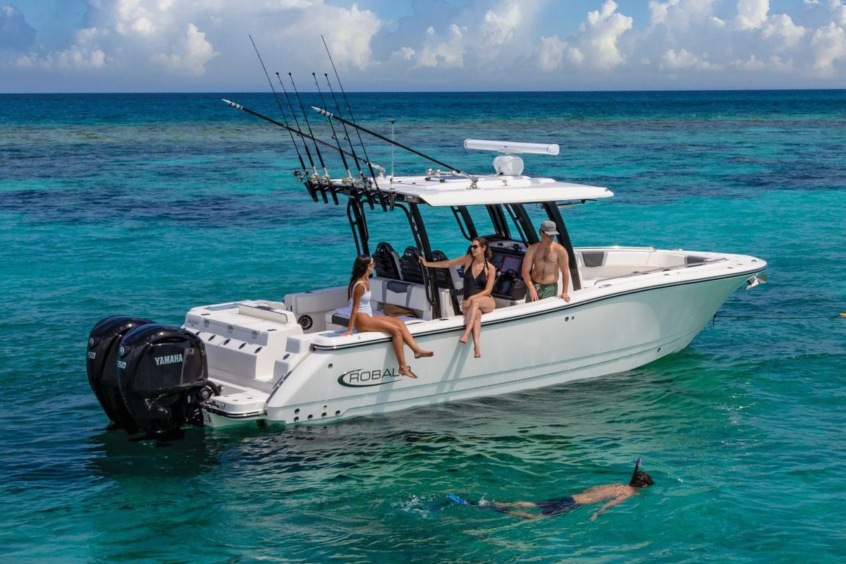 2026 Robalo R300 Center Console - Sold Boat