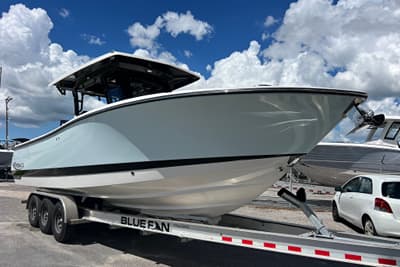 BOATZON | Robalo R300 Center Console 2027