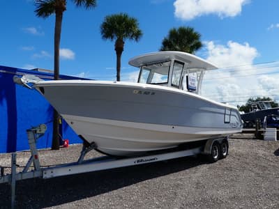 BOATZON | Robalo R302 Center Console 2020