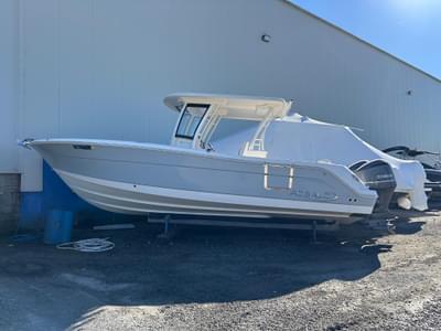 BOATZON | Robalo R302 Center Console 2020