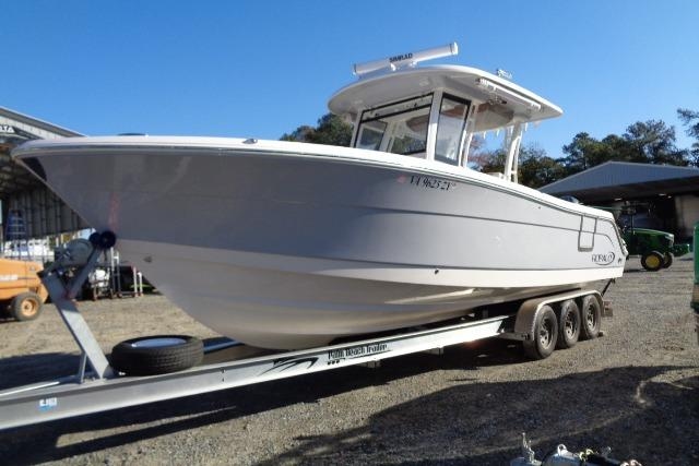 2023 Robalo R302 Center Console - Sold Boat