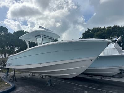 BOATZON | Robalo R302 Center Console 2023