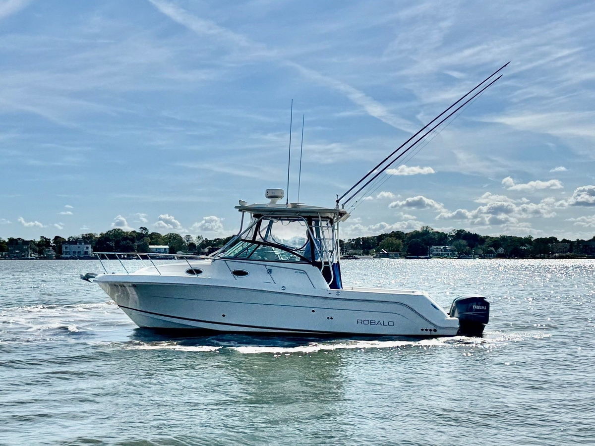2007 Robalo R305 Walkaround - Sold Boat