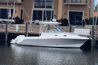 BOATZON | Robalo R305 Walkaround 2007