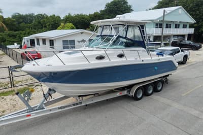 BOATZON | Robalo R305 Walkaround 2014