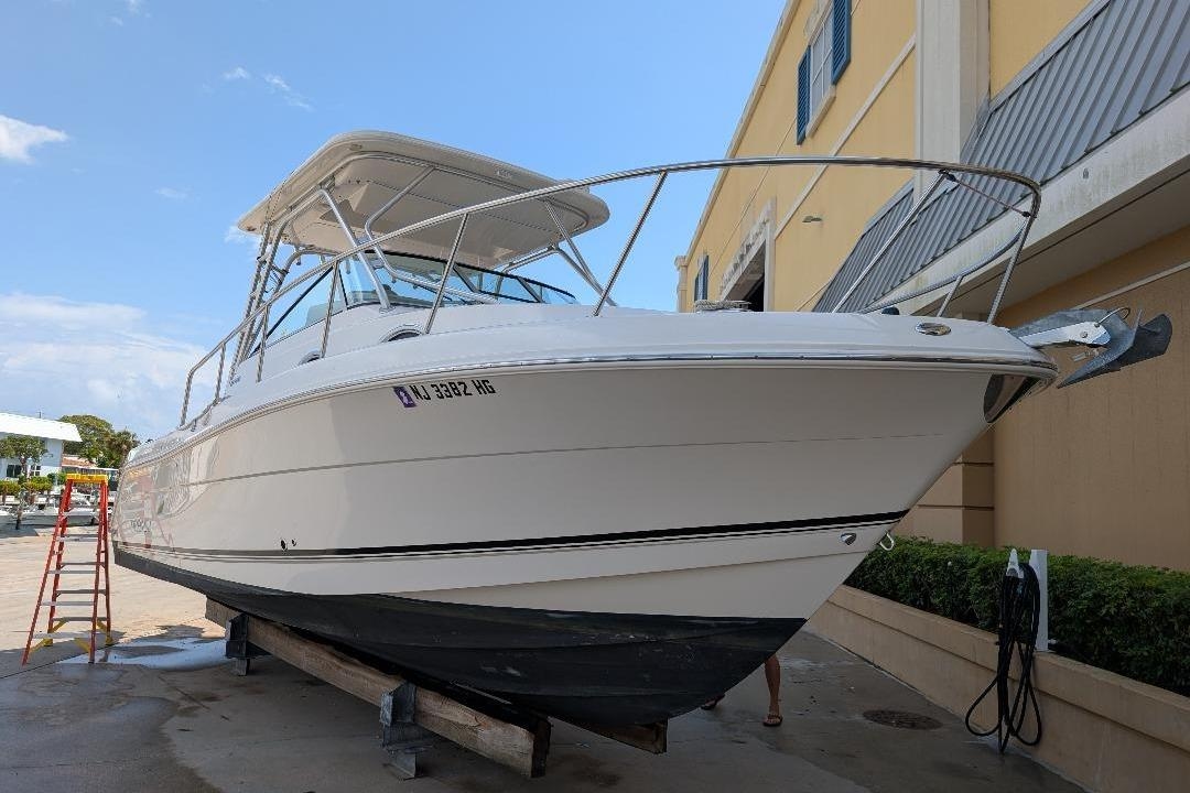 2014 Robalo R305 Walkaround - Sold Boat